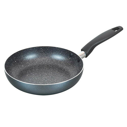 商品名 和平フレイズ グッドマーブル IH対応 フライパン 20cm 内容量 1個 商品説明 ●くっつきにくく、お手入れも簡単。気持ちよく使えるフライパンです。●内面はこびりつきにくく、金属ヘラが使えるマーブルコーティングを施しています。※角のとがった金属製のヘラなど、鋭利な道具の使用はさけて下さい。●IH・ガス火対応●PFOA・PFOS不使用※メーカーの都合により、パッケージ・仕様等は予告なく変更になる場合がございます。 サイズ サイズ：約幅370×奥行205×高さ87mm(ハンドル含む) 材質 本体：アルミニウム合金、内面：ふっ素樹脂加工、外面：焼付け塗装、はり底：ステンレス鋼 備考 ※パッケージデザイン等は予告なく変更されることがあります。 ※メーカー都合により商品のリニューアル・変更及び原産国の変更がある場合があります。 区分 雑貨 製造国・原産国 中国 製造販売元 和平フレイズ株式会社 JANコード 4903779136702 広告文責・販売事業者名:株式会社ビューティーサイエンス TEL 050-5536-7827