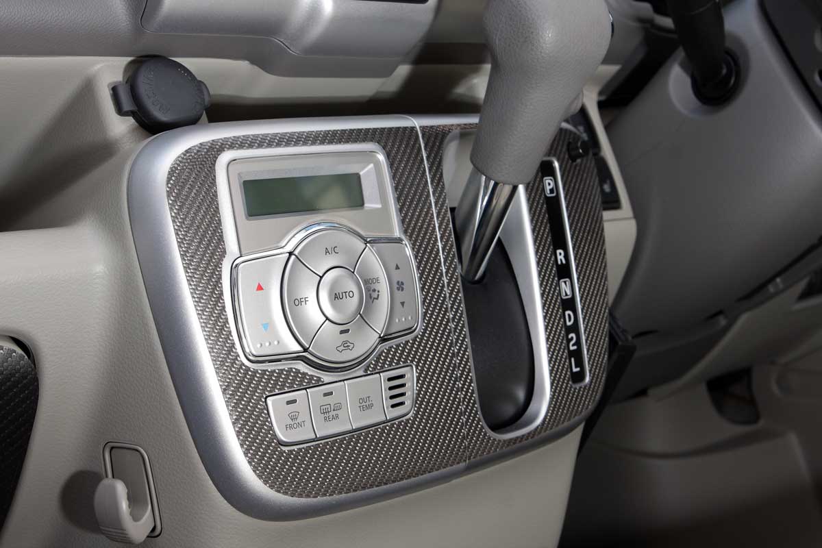 エブリィ マジカルカーボン シフト パネル