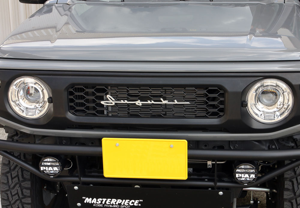 SUZUKI筆記体ロゴエンブレムシルバー