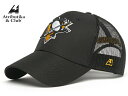 商品名 Atributika&amp;Club/アトリブチカ　NHLCAP NHLグッツ 商品説明 ロシアアパレルメーカーのアトリブチカ&amp;クラブ日本上陸！1996年からNHLおよびKHL、ホッケーだけでなくFCバルセロナ、マンチェスターUNTなどプロスポーツチームのアパレルを扱っている欧州で大人気のメーカーです。 北米4大スポーツプロホッケーリーグ最高峰NHL-ナショナルホッケーリーグ認定人気チームキャップです！ チェック模様の生地のメッシュキャップ！ 日本ではなかなかお目にかかれないホッケーグッツ、プレゼントにも最適です！ ※サイズ 目安頭囲 55-58cm ※生地：ポリエステル100％ メッシュ：ポリエステル100% 　※ご注文に関する重要なお知らせ※ 　ご注文頂きます商品は、全ての在庫を保証するものではございません。 　弊社は他WEBサイト、また実店舗において店頭販売を行っております。 　ご注文可能な状態でも、店頭・メーカーにて実際には完売となっている場合がございます。 　商品をご用意出来ない場合、ご注文をキャンセルさせて頂く場合もございます。予めご了承ください。