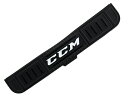 商品名 CCM/シーシーエム SPEED BLADE XS Carrying CASE アイスホッケー小物 商品説明 シーシーエムから待望のランナーケースが登場！ 耐久性のあるゴム構造。マジックテープとめ。 裏には名前と研磨の種類が記載できるIDつき！仕切りがあり2組のランナーを収納可能です。 ※写真のランナーは別売りです 　※ご注文に関する重要なお知らせ※ 　ご注文頂きます商品は、全ての在庫を保証するものではございません。 　弊社は他WEBサイト、また実店舗において店頭販売を行っております。 　ご注文可能な状態でも、店頭・メーカーにて実際には完売となっている場合がございます。 　商品をご用意出来ない場合、ご注文をキャンセルさせて頂く場合もございます。予めご了承ください。