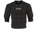 商品名 2023-2024モデル　CCM/シーシーエム YTFLEX PADDED GK SHIRT ユース 【アイスホッケー ゴーリー小物】 サイズ アームスパン　YTH37.5"=95.25cm 商品説明 CCM YTflex パッド入りゴールキーパー ジャージは、ゴールキーパーの役割を試してみたい最年少のプレーヤーに最適です。 このパッド入りゴールキーパージャージは、ゴールキーパーの役割を試してみたいと思っている最年少のプレーヤー向けに設計されています。 ルーズフィットなので、プレーヤーのショルダーとエルボーを簡単にかぶせることができます。 両腕と胸にパッド入りの保護ゾーンがあります。 お子様がゴールキーパーとして継続したいと確信している場合は、ゴールキーパー チェストにアップグレードすることをお勧めします。 　※ご注文に関する重要なお知らせ※ 　ご注文頂きます商品は、全ての在庫を保証するものではございません。 　弊社は他WEBサイト、また実店舗において店頭販売を行っております。 　ご注文可能な状態でも、店頭・メーカーにて実際には完売となっている場合がございます。 　商品をご用意出来ない場合、ご注文をキャンセルさせて頂く場合もございます。予めご了承ください。