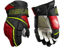 商品名 2022-2023モデル　BAUER/バウアー S22 VAPOR HYPERLITE インター　アイスホッケーグローブ 商品説明 2022バウアーべーパーグローブは、一新！ トップモデルべーパーハイパーライトグローブはスティックハンドリンラーに究極のグローブです。 プロレベルの保護機能を備えた最軽量265gのエリートモデル！ 最軽量のエリートレベルの保護を提供する、エネルギー吸収DC Techフォームを備えたデュアル密度フォームパッケージは、成形されたSHOCKLiteフォームバックハンドパッドと組み合わせて、前世代に比べて25％の保護強化を提供します。 新しいDURA-Connekt手皮は、耐久性を30％向上させながら、スティックの感触を向上させます。 Vaporラインの感触と快適さは、指のNanosenseライナーと手のひらのTHERMO Core ZEROライナーで輝き、すべてのゲームで手を新鮮に感じさせます。 ※ご注文に関する重要なお知らせ※ 　ご注文頂きます商品は、全ての在庫を保証するものではございません。 　弊社は他WEBサイト、また実店舗において店頭販売を行っております。 　ご注文可能な状態でも、店頭・メーカーにて実際には完売となっている場合がございます。 　商品をご用意出来ない場合、ご注文をキャンセルさせて頂く場合もございます。予めご了承ください。 SPEC&nbsp; ● ライン：べーパー ● クラス：トップモデル ● タイプ：テーパーフィット ● 大きさ：13インチ