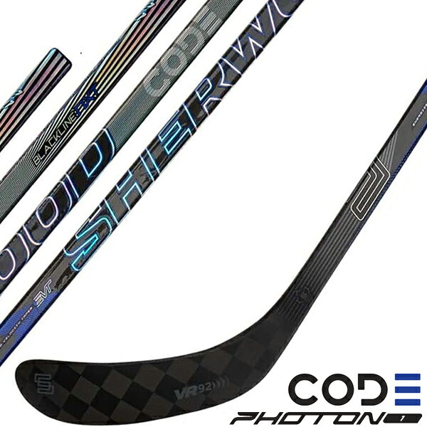 商品名 2026-2027モデル SHERWOOD/シャーウッド CODE PHOTON1 GRIP ジュニア ワンピーススティック 商品説明 2026シャーウッドコードシリーズ セカンドモデルPHOTON 1！ エリートレベルの性能を求めるプレイヤーと耐久性の向上を求めるシャーウッドCODE Photon 1スティックは、すべてのシフトでパワー、バランス、信頼性を提供します。 改良されたハイブリッドキックポイントを備え、素早くロードとリリースができ、重くコントロールされたショットを生み出します。 フルカーボンファイバー製の構造によりスティックは軽量で反応性が高く、強化された構造はゲームの物理的要求に耐えています。 ハードにプレイし、装備に期待する人向けに設計されたフォトン1は、日常のプレイに適したプロクラスのパフォーマンスを提供します。 ・ プロ仕様の重量：390g（60インチ） ・ ハイブリッド・キックポイント ・ EVT（エナジャイズド・ベロシティ・テーパー） ・ Blackline NXTカーボンファイバー ・ コンケーブ（凹型）サイドウォールと、グリップしやすいコーナー形状 ・ VR92ブレード・ダンピング素材 ・ Featherlite XTバランス ・ 小さな手にもフィットしやすいインターミディエイト専用シャフト設計 [INTモデルのみ] ・ ピールプライ加工（テクスチャー仕上げ）ブレード ※こちらの商品は 【日時指定不可】【後払い不可】となります！ ※ご注文に関する重要なお知らせ※ 　ご注文頂きます商品は、全ての在庫を保証するものではございません。 　弊社は他WEBサイト、また実店舗において店頭販売を行っております。 　ご注文可能な状態でも、店頭・メーカーにて実際には完売となっている場合がございます。 　商品をご用意出来ない場合、ご注文をキャンセルさせて頂く場合もございます。予めご了承ください。 SPEC&nbsp; ● ライン：コード ● クラス：セカンドモデル ● 重さ：約285g(50FLEX)｜約280g(40FLEX) ● 長さ：ジュニア54インチ/約137cm(50FLEX)｜52インチ/約132cm(40FLEX) ● 硬さ：40/50フレックス ● キックポイント：ハイブリッドキックポイント