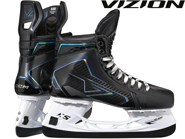 商品名 2026-2027モデル CCM/シーシーエム VIZION インター アイスホッケースケート 商品説明 2026シーシーエムのスケート技術革新における新たな章を切り開くスケート【VIZION】が登場！ 精密なフィット感、軽量かつパワフルな性能、そしてCCMスケートの未来の礎となる大胆で新しいデザインを実現しています。 革新的なCCM Vizionスケートで、スケートテクノロジーの未来を体感してください！ 新しいCOREブーツは、精密かつ足に吸い付くようなフィット感と優れたホールド力を実現するワンピース構造を採用。 超高反発かつ軽量な素材を組み込むことで、瞬時のパワー伝達と極めて高いレスポンスを可能にしました。 トップレベルのプレーヤーのために設計された「TRI DENSITY」アンクルパッドは、底付き感のない優れたクッション性とスリムな形状を両立し、比類なき俊敏性と加速力を生み出します。 さらに、超軽量インソール「CCM Pro Pulse」が、爆発的なパワーと一人ひとりに合わせた快適な履き心地をサポートします。 革 新的なVizionスケートは、これまでにないパフォーマンスとフィーリングをあなたにお届けします。 CORE Boot technology 新しいブーツテクノロジーが、足と一体化するようなフィット感、ワンピース構造による優れたパワー伝達、反応性に優れた軽量設計、そして人間工学に基づいた形状を実現し、氷上での究極のパフォーマンスを可能にします。 Tri-density ankle pads 薄型でありながら底付きしにくいアンクルパッドには、ジェルを配合した構造を採用し、快適性とレスポンスを新たな次元へと引き上げました。 この設計がシームレスな一体感を生み出し、プロレベルのスケート靴に求められる正確なフィードバックと極上のフィーリングを実現します。 Lightweight construction 余分な素材を戦略的に削減し、最先端の複合素材を採用した再設計のスケート構造により、比類なき軽さを実現しました。 PRO Spec oversized holders ブレードの接地面積を拡大したこのプロ仕様のカスタムモデルは、より力強い滑りと優れた安定性、そして最高速域での圧倒的なスピードを実現します。 VZ Lightweight tongue プロの好みに基づいて開発された、一歩ごとに最大限のエネルギーリターンを実現する薄型軽量のVizionタンは、かさばりを抑えながら前方向への屈曲性を向上させます。 成形されたメモリーフォームセンターと実績のあるシューレースの噛み込み防止機能により、究極の快適さを提供します。 CCMの最高性能を誇るスケート「Vizion（ビジョン）」は、長年にわたるワンピース・ブーツのノウハウ、即戦力となるフィット感の追求、そして数千人ものプレーヤーの足型スキャンデータに基づき、ブーツ形状を一から見直して設計されました。 その結果、よりスリムで解剖学的なフィット感を実現し、最初の一歩から足をしっかりと固定・包み込み、氷との一体感を高めることに成功しています。 　※ご注文に関する重要なお知らせ※ 　ご注文頂きます商品は、全ての在庫を保証するものではございません。 　弊社は他WEBサイト、また実店舗において店頭販売を行っております。 　ご注文可能な状態でも、店頭・メーカーにて実際には完売となっている場合がございます。 　商品をご用意出来ない場合、ご注文をキャンセルさせて頂く場合もございます。予めご了承ください。 SPEC&nbsp; ● ライン：ビジョン ● クラス：トップモデル ● フィット：アナトミカルフィット ● 幅：WIDE ● ブレードホルダー：CCM SpeedBlade XS ● オーブン：可