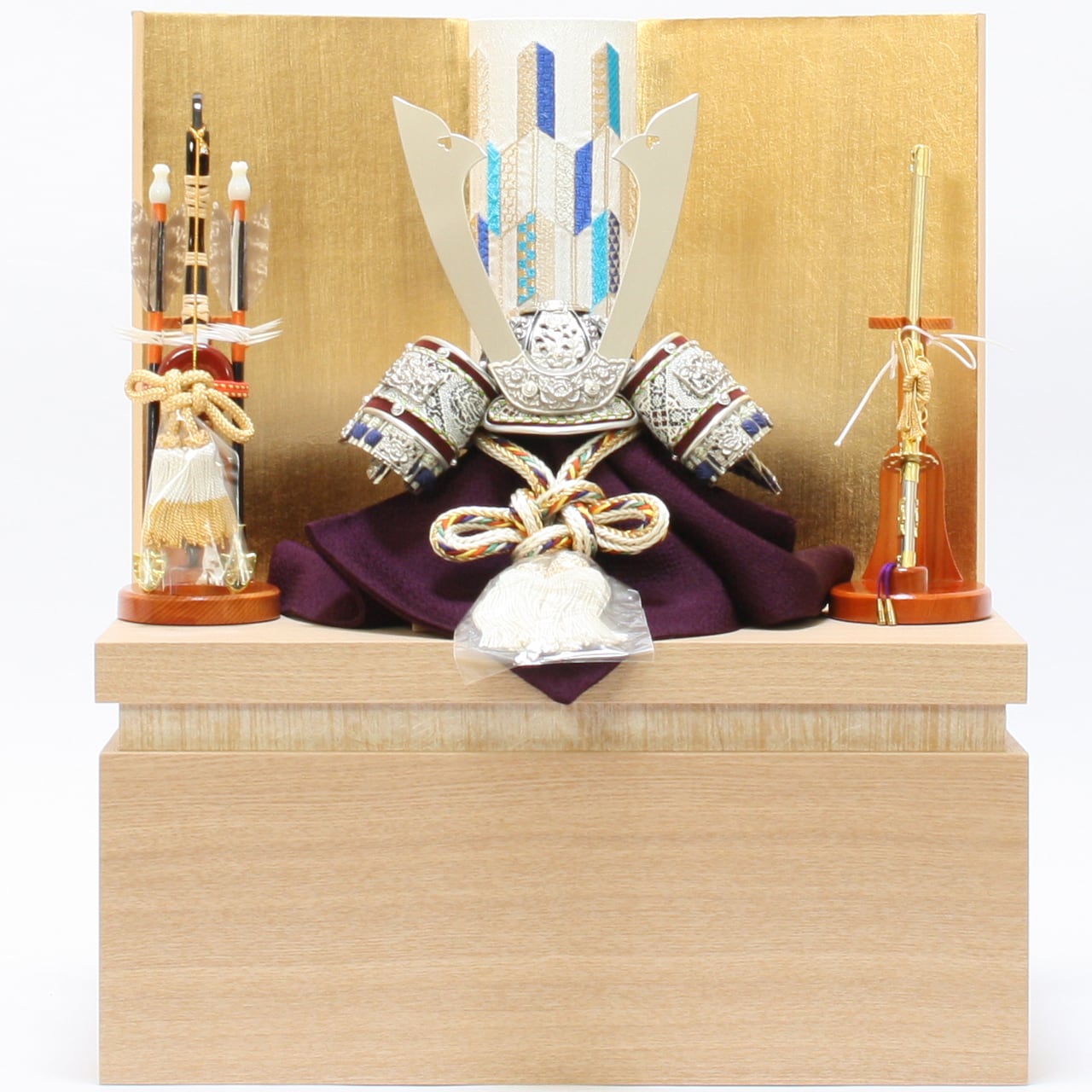 五月人形｜コンパクト｜おしゃれ｜モダン｜インテリア｜プレミアム｜こだわり｜おすすめ｜収納｜《商品名》兜飾り 8号プラチナ箔水色段 長鍬 上巻 収納タイプ