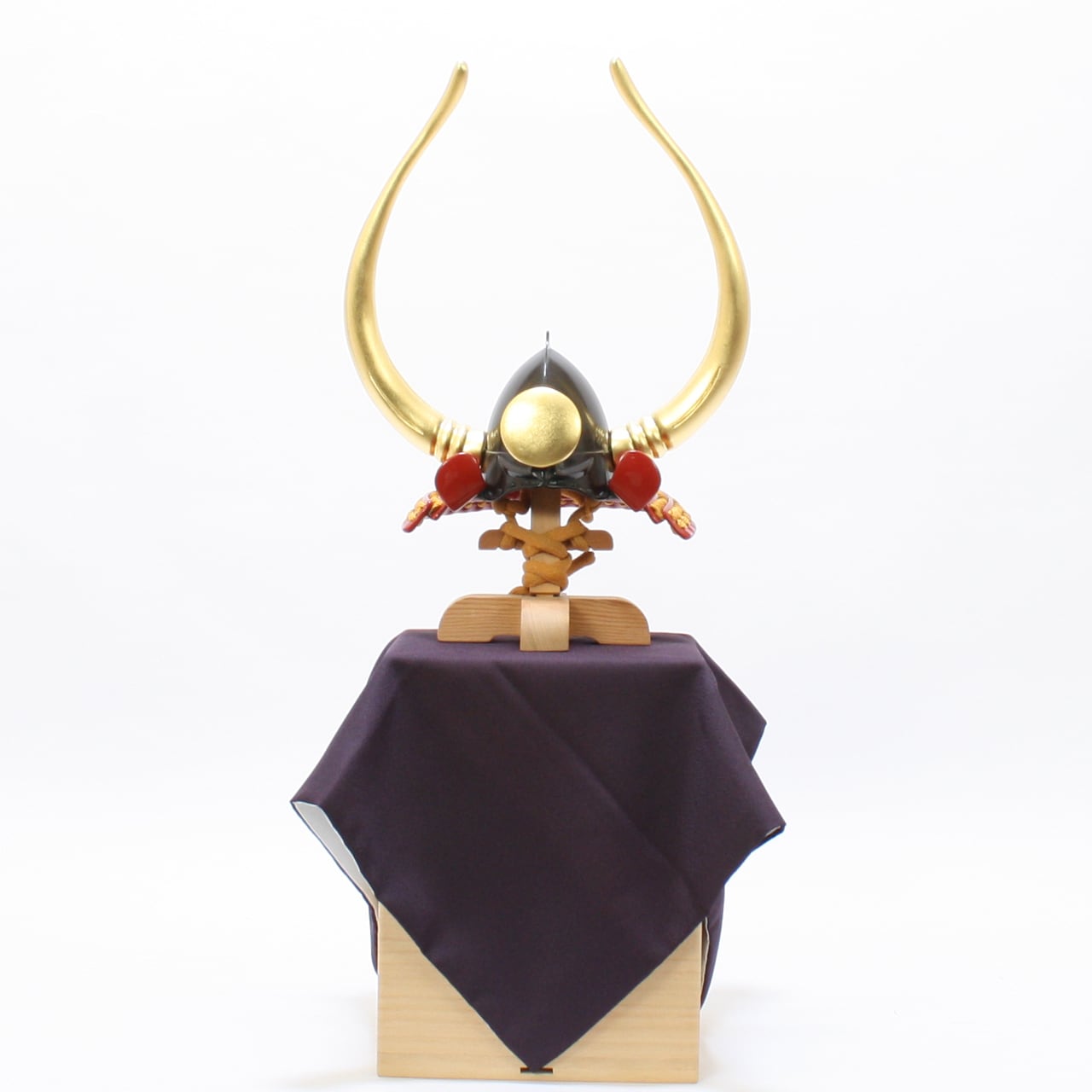 五月人形｜コンパクト｜おしゃれ｜モダン｜インテリア｜プレミアム｜こだわり｜おすすめ｜《商品名》兜飾り　黒田長政所用　大水牛脇立桃形兜　桐箱・袱紗付