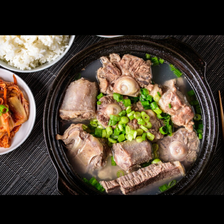 食肉センター直送 近江牛 テール 2kg ブロック 煮込み用 国産 黒毛和牛 和牛 牛テール 牛 販売 肉 高級 出汁 だし かくし味 だしのもと ギフト 誕生日 お祝い カレー シチュー ビーフシチュー 煮込み おでん テールスープ 煮込み ラーメン 送料込み 送料無料 プロトン冷凍