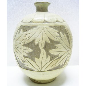 鶏龍山 粉青沙器 掻落扁壺 高さ約21cm 李朝 韓国 朝鮮 美品 陶磁器 壺 美術品 花生 アンティーク 陶器 磁器 コレクション 装飾品 置物 花入れ