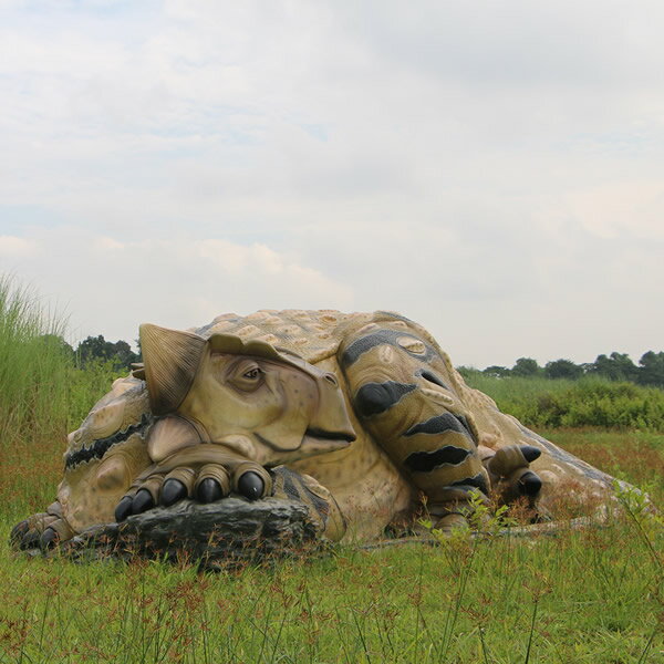 FRP恐竜オブジェ 眠るアンキロサウルス Sleeping Ankylosaurus 草食恐竜 リアル 巨大 置物 ジュラ紀 装盾類 実物大 屋外 フィギュア ...