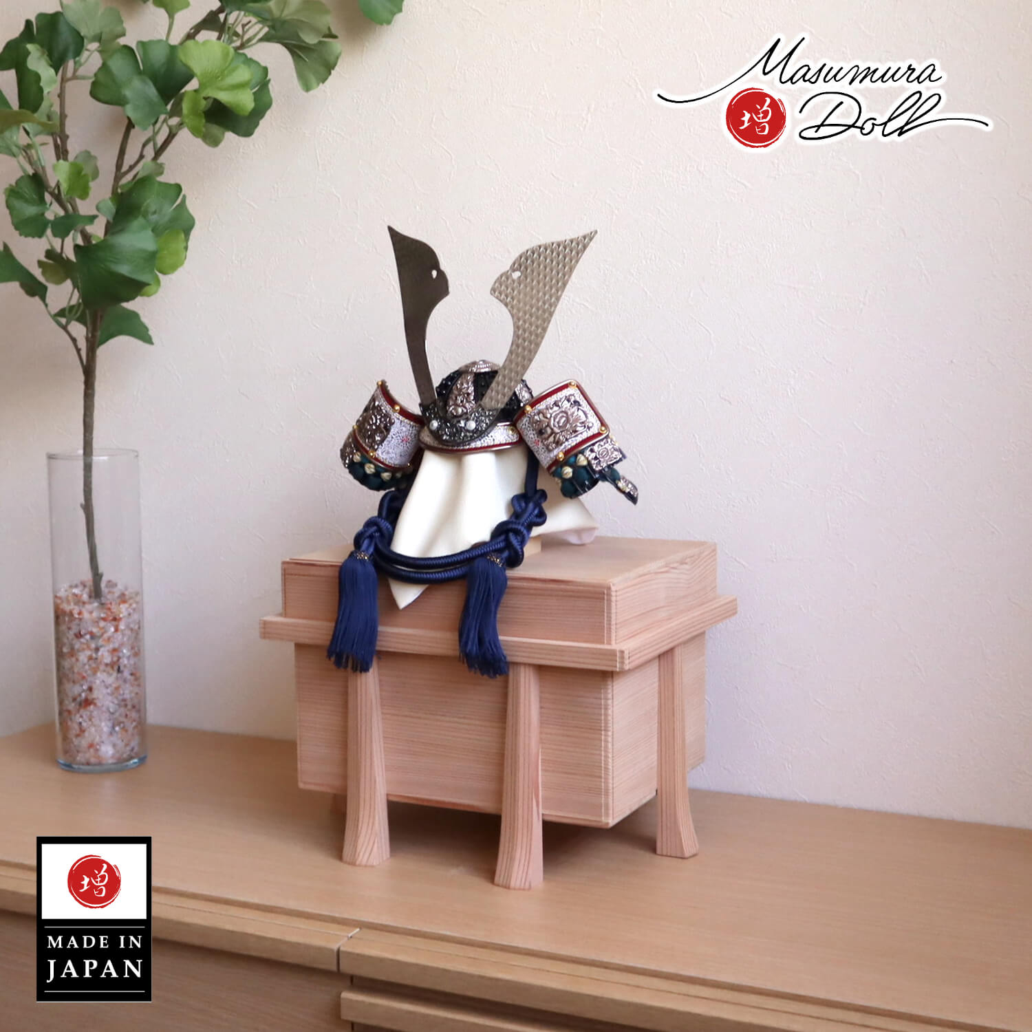【BF8日間限定★独自P10倍★11/20-27】五月人形 コンパクト おしゃれ インテリア 兜飾り 5月人形 端午の節句 誠山 10号 紺糸縅兜 ブロンズ鍬形...