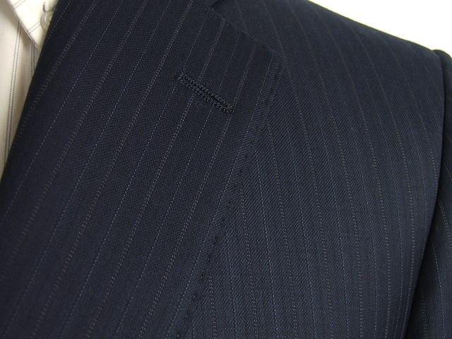 【Ermenegildo Zegna ゼニア〜TRAVELLER】【秋冬春】ベーシックタイプ【AB体】【BB体】2ボタンシングルスーツ/紺ストライプ/グレーストライプゼニアロゴ入り裏地使い【送料無料】