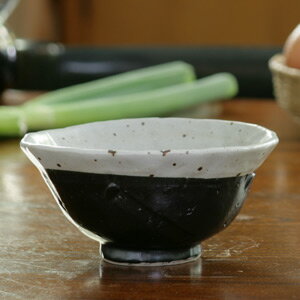お茶碗 招き猫しっぽ猫ご飯茶碗赤 瀬戸焼 日本製 おしゃれ 動物 ペット 直径11.5cm×高さ5.4cm