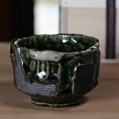 ■織部塗り分け 筒型ぐい飲み（E）■gu55 和食器 陶芸 美濃焼 粉引き 織部焼き 徳利 酒器 冷酒 ぐい飲み ワイン ウイスキー 焼酎 日本酒 お酒 水割り 結婚祝い プレゼント 素敵 陶器 手作り おしゃれ かわいい モダン 誕生日 お祝い