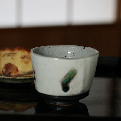 ■粉引き織部模様湯のみ■和食器 陶芸 陶芸作家 粉引き 織部焼き 茶碗 湯飲み茶碗 コップ お茶 おしゃれ モダン 素敵 オリジナル 人気 プレゼント 母の日 父の日 敬老の日 手作り 贈り物 ご結婚祝い