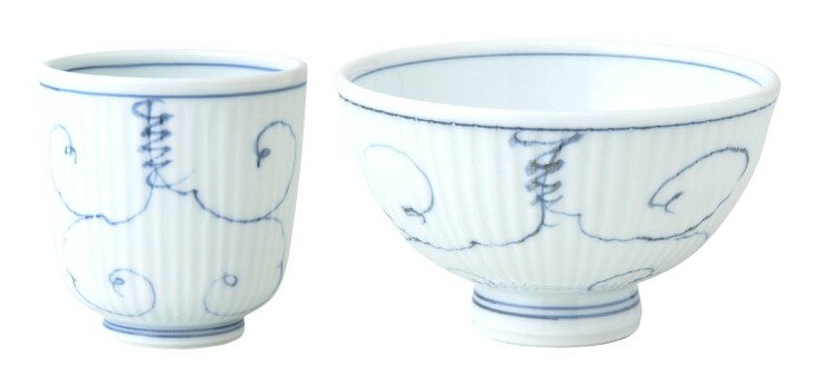 Rakuten - 波佐見焼 唐草ぶどう 青 軽量 茶碗、湯呑セット 飯碗 湯呑み 軽い/軽量 プレゼント ギフト 贈リ物 祝 お祝い 記念品