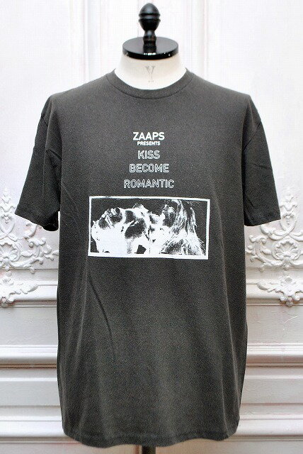 TACOMA FUJI RECORDS　タコマフジレコード　" ZAAPS presents Kiss Become Romantic "　グラフィックプリントTee 　col.BLACK / 送料込価格