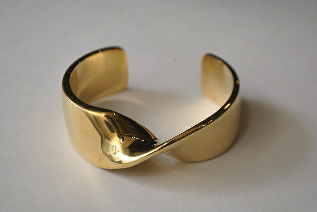 SOKO　ソコ　Twist Cuff（Wide） バングル　col.GOLD