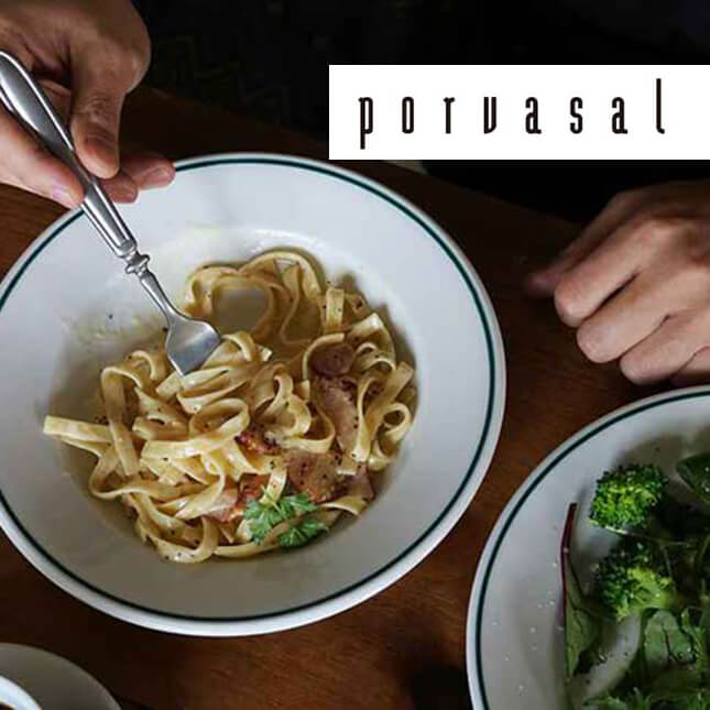 porvasal ポルバサル イサバ パスタプレート グリーン | 食器 フラット プレート 平皿 キッチン用品 スペイン製 テーブルウェア シンプル ライン パスタ カレー 磁器 おしゃれ 料理 映える ZAKKAWORKS