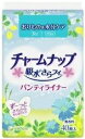 必要な数だけご購入できます 大容量 つめかえ 入数 サイズ・カラー違い 一緒にご購入・ご検討いかがですか 【商品詳細】 ●尿まで気軽にケアできるパンティライナー。新・さら肌体感。 ●手頃なサイズ約2mmの超薄シートなのに吸水機能が付いて、おりもの＆尿をさらっとケア。 ●お肌にやさしい柔らかい表面素材。 ●気軽に普段間隔で使える花柄パターン模様。 【商品概要】 吸収量・・・3cc 長さ・・・17.5cm 薄さ・・・約2mm ※パッケージデザイン等は予告なく変更されることがあります 【送料無料商品をご注文のお客様へ注意事項】 （1）送料無料商品の扱い 送料無料商品と共に送料別の商品をご注文された場合、お届け先地域（料金表に準じる）の送料がかかります。 送料無料商品のみご購入の際、送料は無料とさせて頂きます。 （2）こちらの商品は一部地域のみ送料無料です。 【東北・北海道】は送料800円かかります。 東北（青森県・岩手県・宮城県・秋田県・山形県・福島県）・北海道へのお届けは送料800円かかります。 ※（2）につきまして、商品名に【東北・北海道別途送料】と記載がある商品のみ該当となります。 記載が無い商品につきましては、商品ページの注意事項をご確認ください。【関連アイテム】チャームナップ