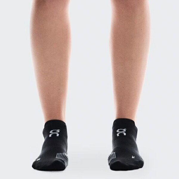  メール便発送可　ON（オン）　パフォーマンスRunローソックス／黒　2UF10060106　ランニングソックス　Black | Eclipse