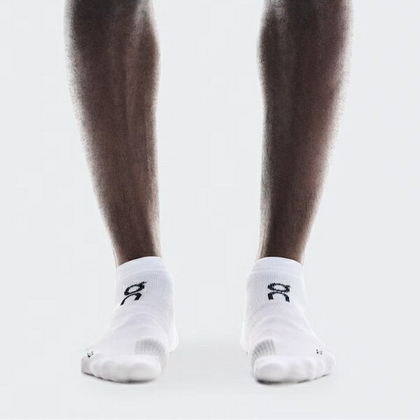  メール便発送可　ON（オン）　パフォーマンスRunローソックス／白　2UF10060813　ランニングソックス　White | Glacier