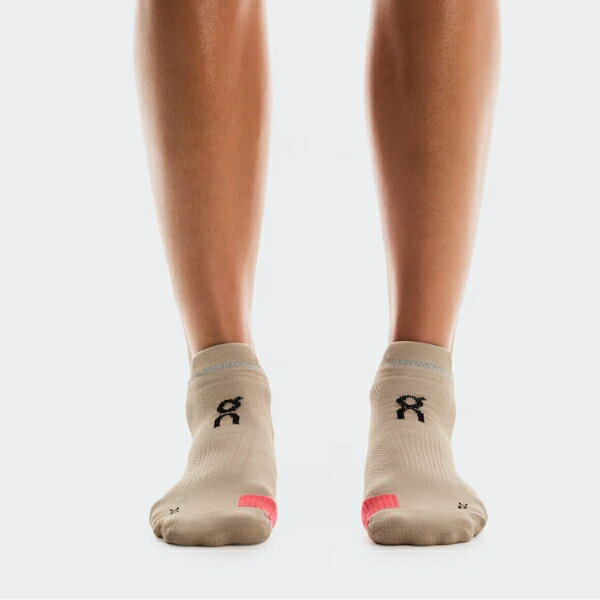  メール便発送可　ON（オン）　パフォーマンス ラン ソックス ロー　2UF10063952　ランニングソックス　Desert | Pink