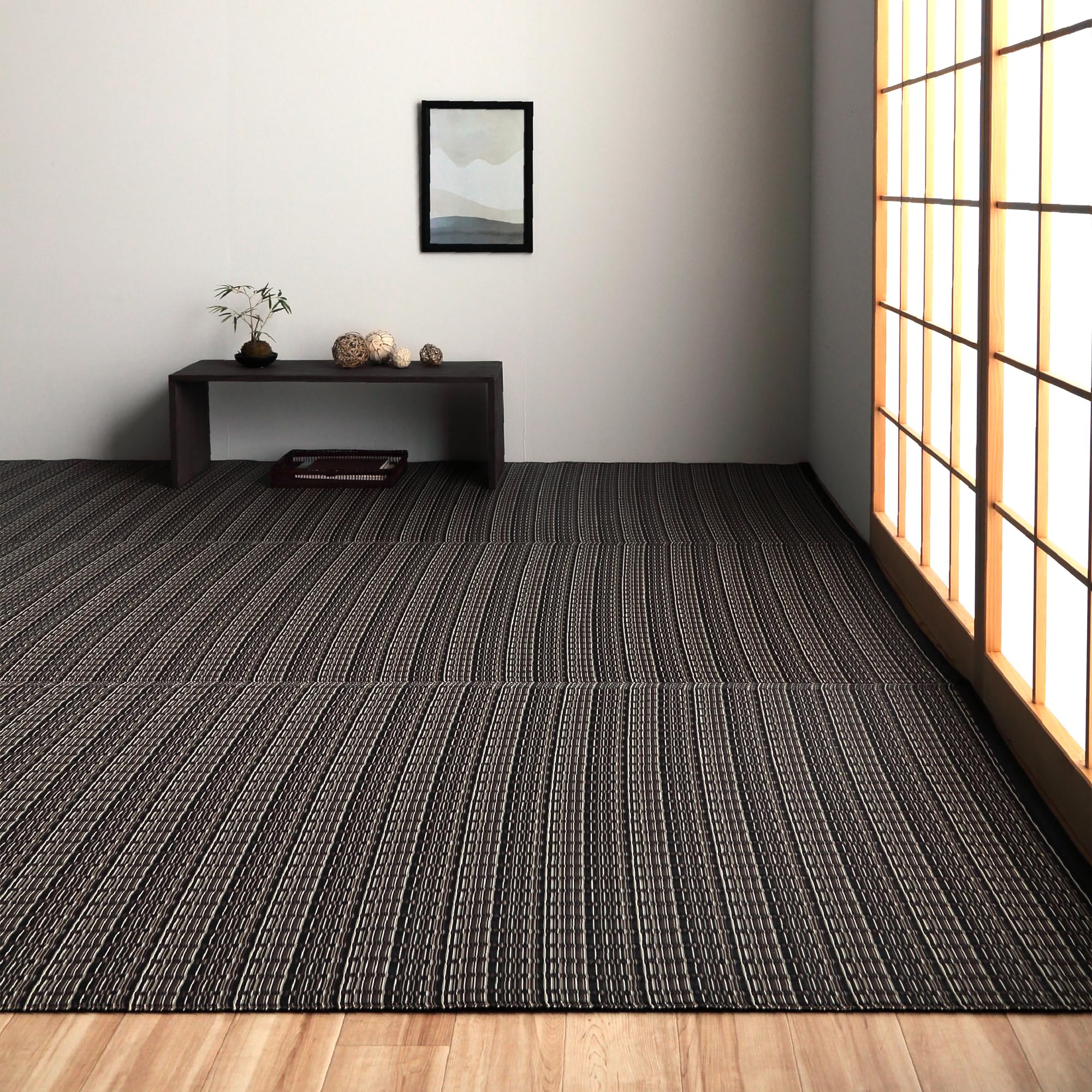 イケヒコ 『バルカン』 肌触りの良い国産 畳 マット 江戸間8畳 ブラウン 傷がつきにくく引っ掻き傷にも強い丈夫なPP素材で作ったカーペット 水こぼしや汚れに強くてお手入れ簡単な洗えるラグ 夏は肌に密着しにくくベタつかない キャンプ・花見などアウトドアでも