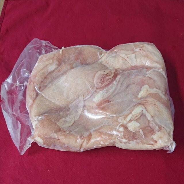 鶏むね肉　鶏肉　若鶏ムネ肉　2kg 冷凍品　(送料別)