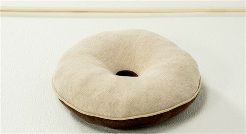 スムース低反発穴あきエンザクッション ベージュ／ブラウン 約43Rcmのサムネイル