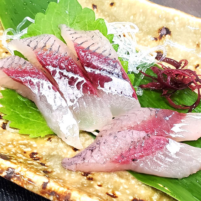 お刺身用　角あご（とびうお）スキンレスフィレ（冷凍）1匹分　（兵庫県浜坂産）解凍して切るだけでお刺身に（角アゴ、飛び魚、飛魚、さしみ）のサムネイル