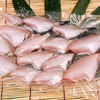 訳あり・ウマヅラハギむき身（冷凍）SSサイズ　約500g（真空パック）　【浜坂産】