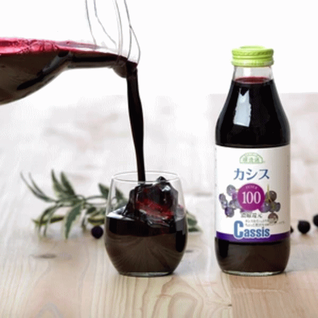 内容量：500ml 規格 ■原材料：ラベル画像をご参照下さい。 ■保存方法：直射日光を避け、常温で保存してください。 ■規格補足：最終加工地：長野県 製品の原産国：日本 注意事項 ■賞味期間は製造より12ヶ月。納品後6ヶ月以上あるものをお届けいたします。 ■パッケージは予告なく変更になる可能性があります。●カシス果汁含有率：100%(濃縮還元)【順造選】 より自然のままの味にする。からだに優しい食品をつくる。 それが順造選のコンセプトです。 いつも同じ味ではないことが普通であり、にごりは沈殿するのが自然であり、 自然の香りはきつくなく、やわらかい。 同じ果実でも産地やその年の気候によって味が微妙に変わります。 それこそが「自然な味」だと思いますので、 手を加えて平均的な味を出そうとはしていません。 ワインのように「順造選」を味わっていただければと思います。 同じ果実でも産地やその年の気候によって味が微妙に変わります。 それこそが「自然な味」だと思いますので、 手を加えて平均的な味を出そうとはしていません。 ワインのように「順造選」を味わい ">