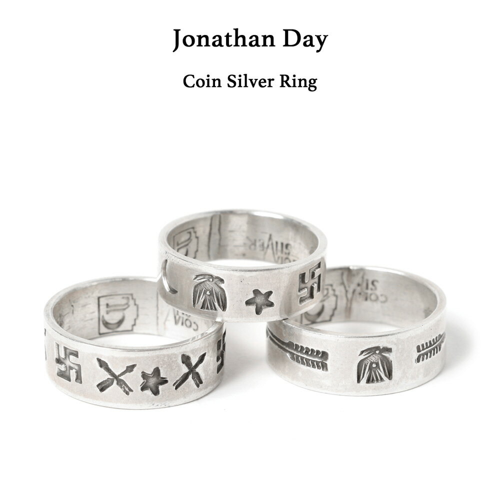 Product info Jonathan Day（ジョナサン・デイ） Coin Silver Ringアメリカ大陸の先住民ネイティブアメリカン(アメリカン・インディアン)が作るジュエリーのことで、 アメリカ南西部のアリゾナ州やニューメキシコ州に保有地を持ち、 19の部族に分かれて生活しているプエブロによって作られたジュエリーをインディアンジュエリーと呼びます。 その中でもナバホ族・ホピ族・ズニ族・サントドミンゴ族の作るジュエリーが人気があり、 シルバーにターコイズやサンゴなどを使用した作品が多く見られます。 特にシルバーを使う場合は純度925以上(スターリングシルバー)を使用するという技術的な制約が有ります。 サイズ(mm)幅厚みType-A (16号)7.01.0Type-B (20号)7.01.0Type-C (20号)7.01.0 ブランド名 Jonathan Day（ジョナサン・デイ） 品名Coin Silver Ring 生産国アメリカ (記載無し) 素材コインシルバー Attention-注意事項- ※撮影時の照明等の影響やご覧になるモニターなどの環境によって、実物とは色合い等が異なって見える場合があります。予めご了承下さい。 (西田)飽きの来ないシンプルなデザインが魅力の作品です。Coin Silver Ringアリゾナ州在住の白人作家で、白人の父とホピ族の母を持つ混血のアーティスト。 自身は、ビンテージディーラー兼アーティスト。ビンテージディラーという事もありオールドスタイルに拘った作風が魅力。 今回ご紹介のリングはコインシルバーを使用しサンダーバードやアロー、スワスティカなど好きな方には堪らないデザインが魅力です。