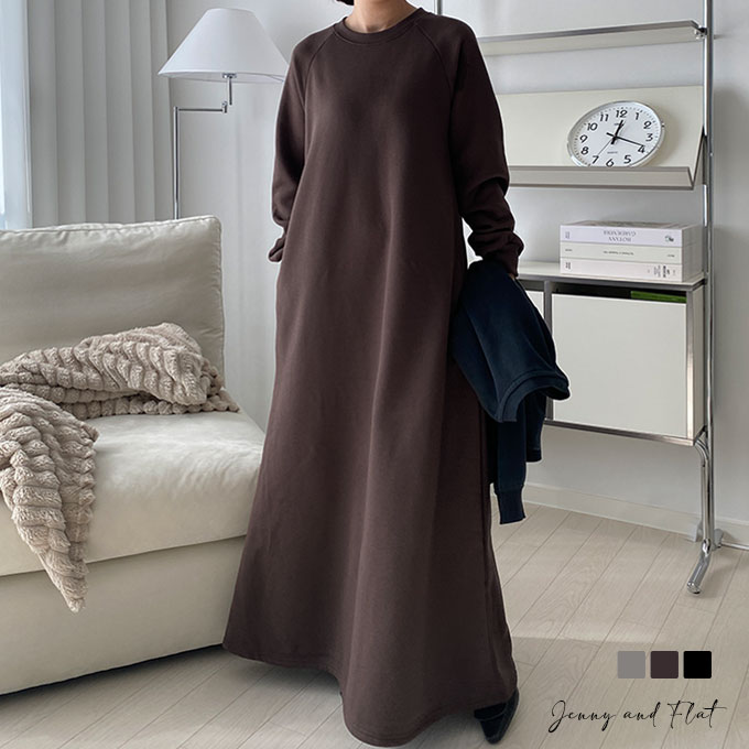 裏起毛ラグラン袖マキシ丈ワンピース┃全3色┃宅急便発送┃Jenny and Flat┃ジェニアンドフラット┃。マキシ丈のデザインが体型を自然にカバーし、ラグラン袖が動きやすさを提供します。フレアシルエットが優雅さを演出し、裏起毛素材が暖かさを保ちます。のサムネイル