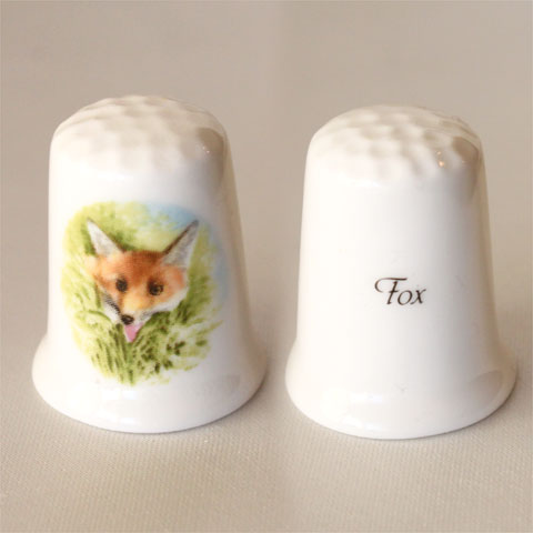 FOX 【フォックス】 イギリスの野生動物、 キツネのデザイン。 イギリス 磁器製 サイズ：約22x22x27mm