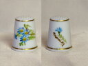 青い花 小花 ブルー フラワー ハンドペイント 手書き ロイヤル ウースター Royal worcester シンブル 指貫き ソーイング コレクション アイテ...