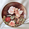 花の妖精が可愛らしいフラワーフェアリーの絵皿薔薇の花の妖精ローズ（Rose）シシリー・メアリー・バーカーイギリス