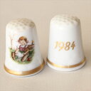 Hummel フンメル テディーベアを抱えて読書をする女の子 可愛らしい子供達 1984年 シュミッド Schmid 希少な限定発行 天使の子供達 シンブル 指...