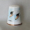 TCC 可愛らしい白鳥の親子 スワン Swans ロイヤル ウースター Royal worcester シンブル 指貫き ソーイング アイテム プレゼント ヴィ...