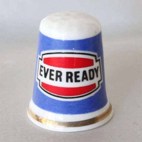 Advertising Thimble 有名メーカーや商品ロゴ アドバタイジング・シンブル Ever Ready エバー・レディー イギリスの各家庭に必ずあった エバー・レディー・バッテリ（乾電池） イギリス　 ファイン・ボーン・チャイナ サイズ：約23x23x28mm