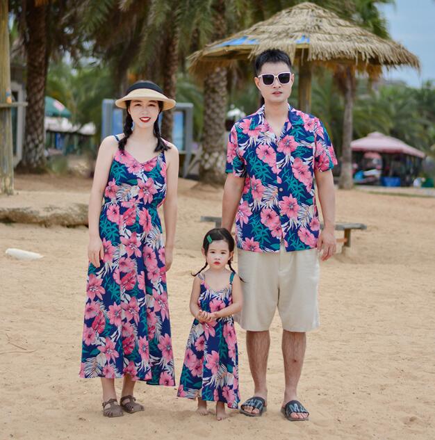 樂天商城 - 家族お揃い衣装 親子ペアルック ネイビーにピンク花柄プリント キャミソールワンピース 親子ペア 夏 パパと息子 旅行撮影 結婚式 家族服メンズアロハシャツショートパンツ ママ ワンピース 女の子 男の子カジュアルシャツ開襟シャツ海リゾート旅行お出かけ美品90-160S-3XL