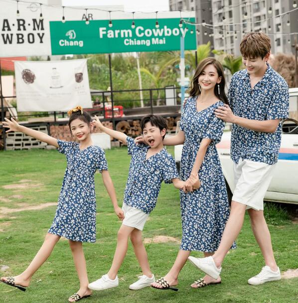 樂天商城 - 親子ペア 家族お揃い衣装 半袖 Vネック 小花柄 親子ペアルック ロング丈ワンピース 可愛いドレス親子ペア 夏 パパと息子旅行撮影 結婚式 メンズショートパンツ ワンピース 女の子 男の子カジュアルシャツ開襟シャツ海リゾート旅行お出かけ美品　90-160　S-3XL