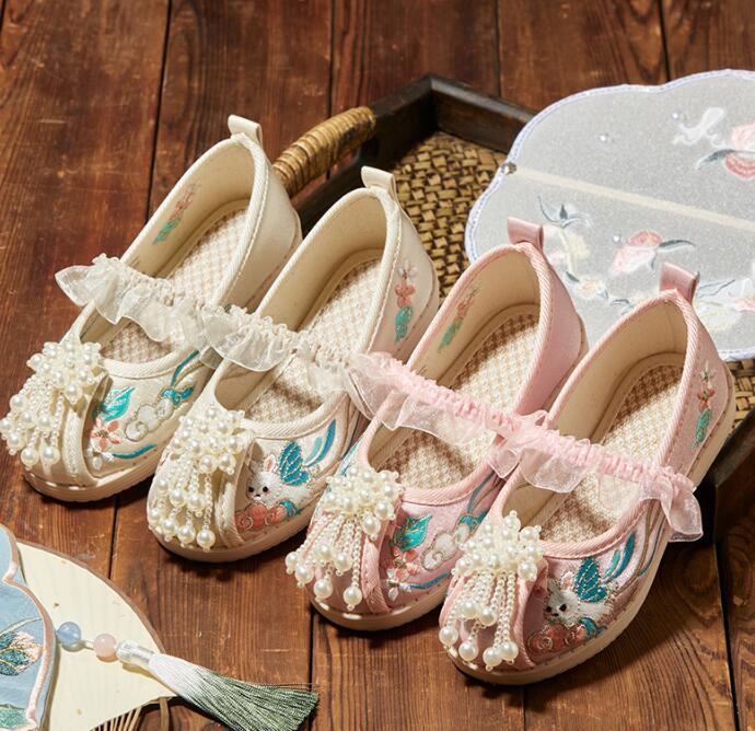 可愛い兎刺繍 子供シューズガールズビーズ付き パンプス チャイナ靴 プリンセンスシューズ 美しい民族..