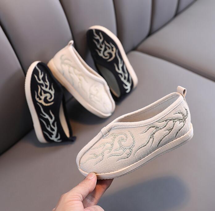 漢服シューズ　コスチューム男の子シューズ パンプス チャイナ靴 刺繍 コスプレ衣装 民族風シューズダンス靴 チャイナシューズ 中華民族風 中華コンフォート 疲れない 布地 コスプレ 中華服 チャイナ服用 漢服コスプレ靴 ダンスシューズ15.2-23cm