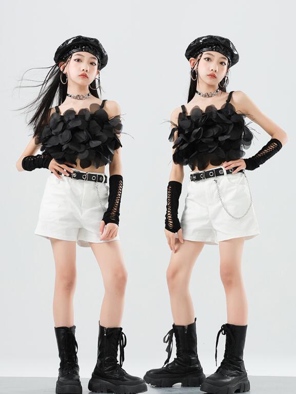 樂天商城 - ガールズダンス衣装 子供ジャズダンス衣装　花びらキャミソール 白ミニパンツ 袖なしダンス衣装 子供 ジャズ ヒップホップ チア ダンス 衣装 子供 演出服 チアダンス ガールズ ステージ衣装体育祭 演出服 チア 団服 発表会 jazz hiphop　110-180cm