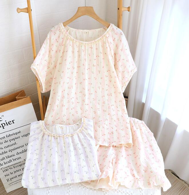 樂天商城 - レディース パジャマ 夏向け パジャマ 半袖トップス+ミニパンツ2点セット パジャマ　小花柄 二重ガーゼ 肌優しい 透気性 部屋着 薄手 部屋着 ルームウェア 可愛い パジャマ 寝巻き 綿パジャマ 通気 肌に優しい　M L XL