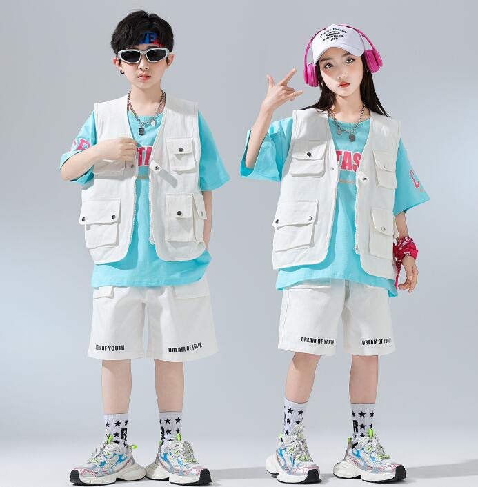 キッズ ダンス衣装 セットアップ ベスト カーゴパンツ 半袖Tシャツ 上下セット 韓国 hiphop 女の子 男の子 ゆったり かっこいい 白ベスト ショートパンツ ダンスウエア ヒップホップ ジャズダンス k-pop 舞台服 演出服 練習着 団体服 発表会 原宿系 個性派 派手 春夏