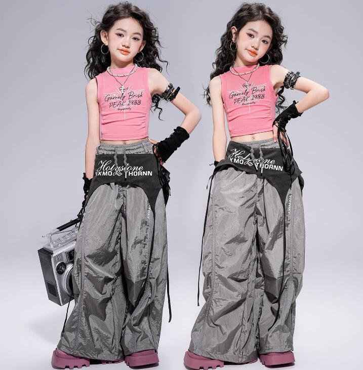 子供ジャズダンスウェアセット 臍出しTシャツ ピンク 立ち襟 サルエルパンツ 女の子ダンス衣装 韓国風子供ヒップホップジャズダンスウェア ノースリーブトップス ステージダンスウェア 舞台演出服hiphopjazz イベント コスチューム 110-180cm