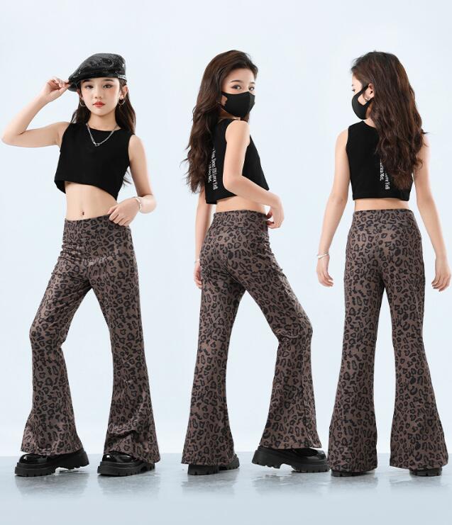 樂天商城 - 女の子ジャズダンス衣装 豹柄パンツ ヒップホップ 子供ダンス衣装 袖なしシャツ ロング丈パンツ 夏キッズダンスセット普段着 Tシャツ+豹柄パンツ 　へそ出しTシャツ 可愛いチアダンス衣装卒業式入学式イベント　ジャズダンス衣装　舞台演出服　運動会　 110-180cm